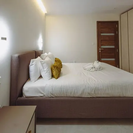 Apartman Azure - Sea Front - Sliema Ferries - Private Jacuzzi