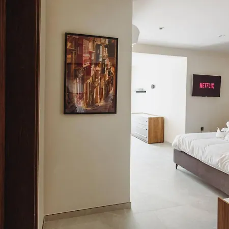 Apartman Azure - Sea Front - Sliema Ferries - Private Jacuzzi *