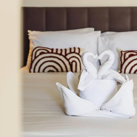 Azure - Sea Front - Sliema Ferries - Private Jacuzzi