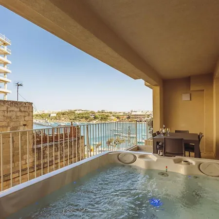 Azure - Sea Front - Sliema Ferries - Private Jacuzzi *